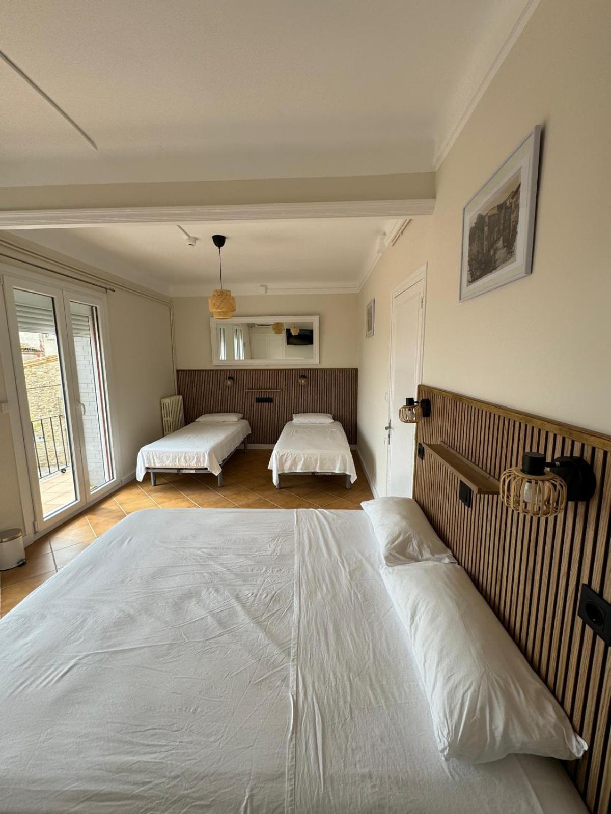 Hostal Restaurant Casa Comaulis La Vajol エクステリア 写真